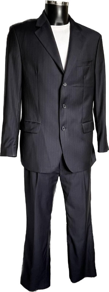 Ermenegildo Zegna 100% wool Navy Suit  -size 40 - Pre-loved