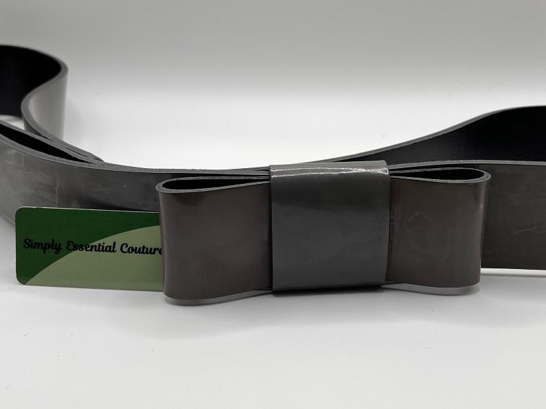 Vintage Grey Patent Leather Belt - Pre-loved