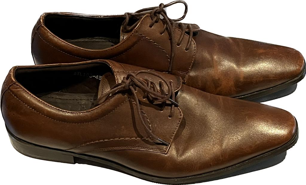 Bruno Manetti Brown Shoes  Size UK 9 - NEW NO TAGS