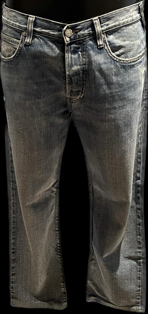 Armani Jeans Light Wash - size W34 - Pre-loved