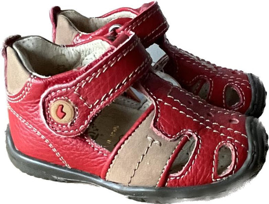 Primigi Boys Red Leather sandals, Size UK4 infant EU20 US6. NEW in Box