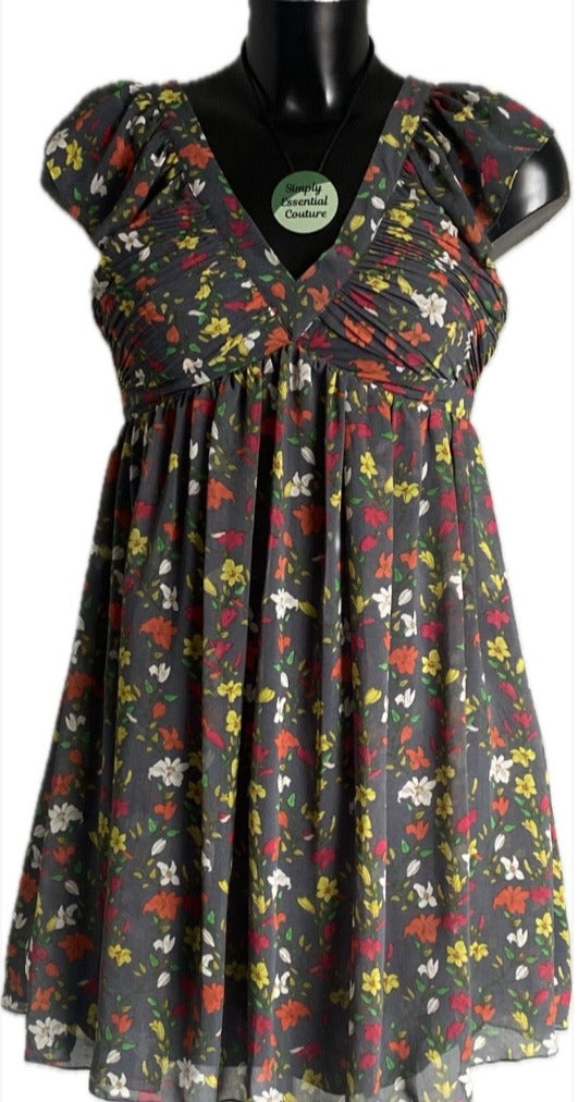 Lipsy Floral Dress - size UK8 - Pre-loved