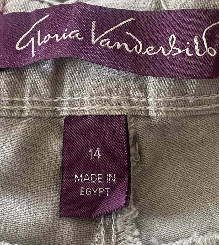 Gloria Vanderbilt Grey Shorts - size UK14 - Pre-loved in fabulous condition