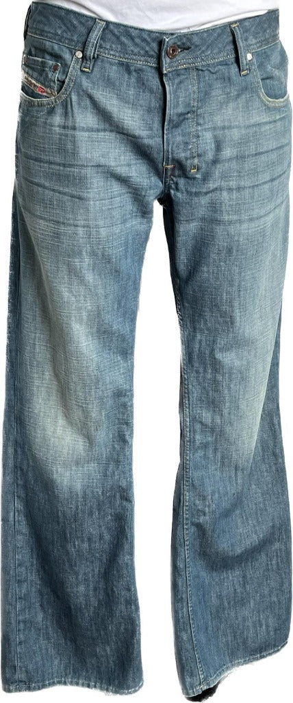 Diesel Jeans Light Wash - size W36x34 - Pre-loved